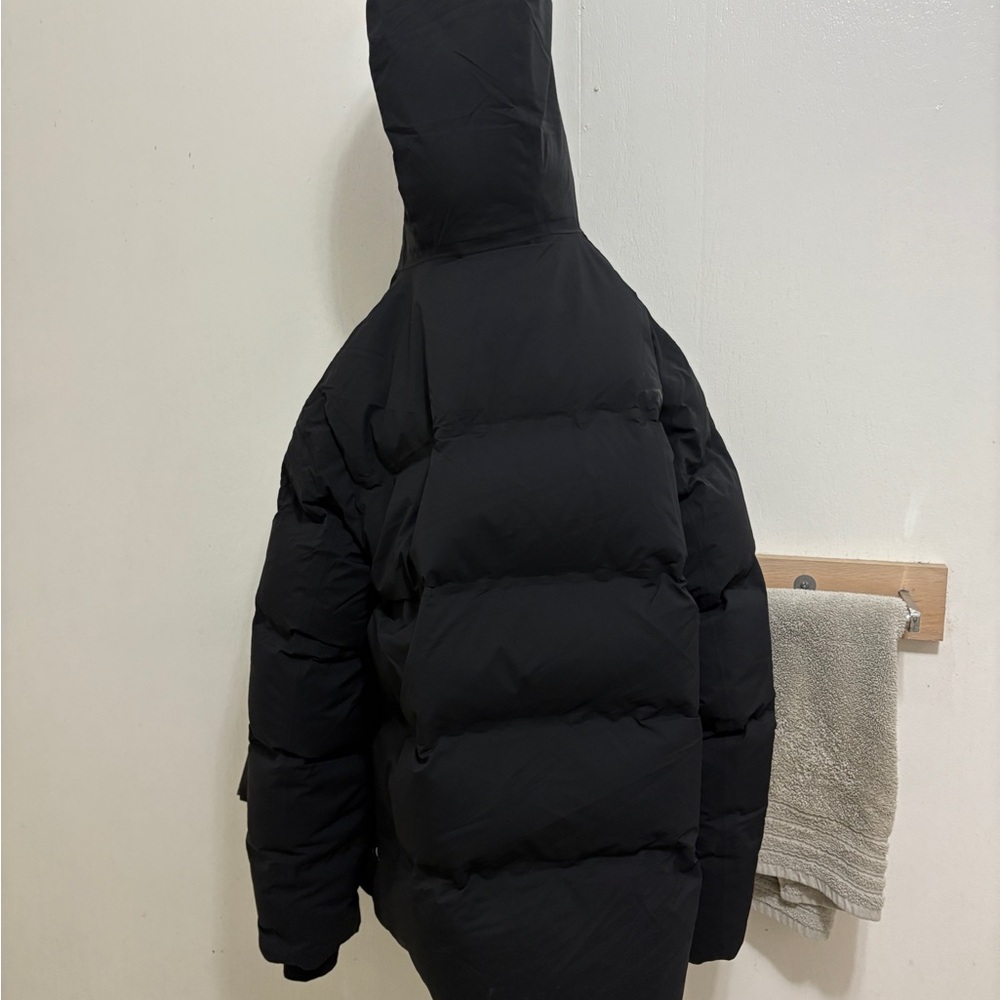 Aritzia Super Puff2o- waterproof Black Puffer Jacket - Picture 6 of 8